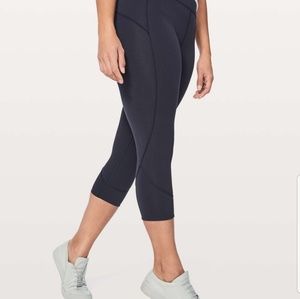 Lululemon In Movement Crop 19"